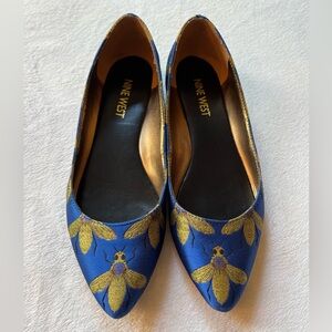Nine West Speakup Pointed Toe Flats. Size 5. Color: Moody Blue Multi